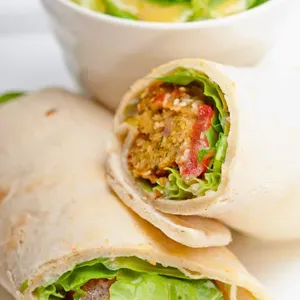 Hummus Wrap+Salad