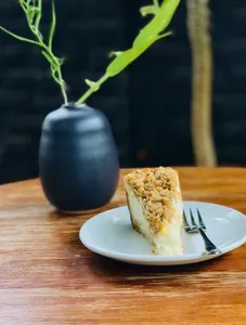 Apple Crumble Cheesecake