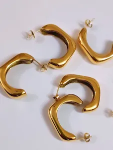 Open square hoops