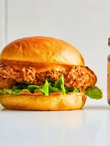CHICKEN BURGER