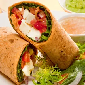 Vegie Wrap+ Salad (vegan)