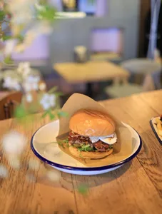 L.T Guacamole Burger